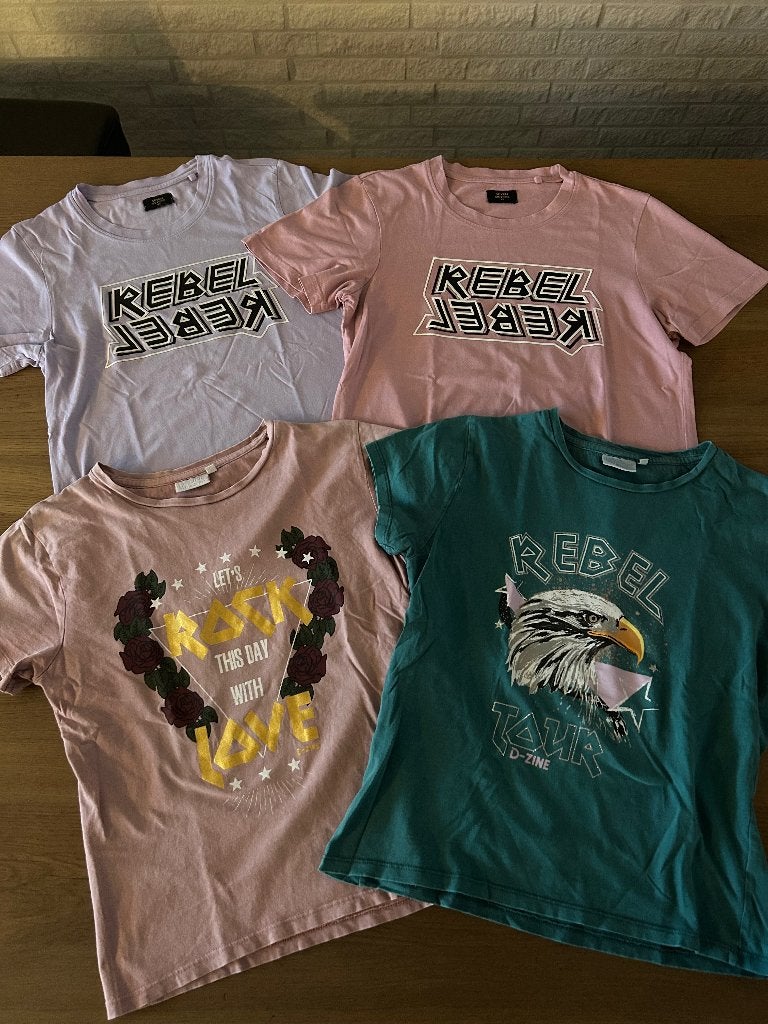4 T-shirts Jola mode mt XS, Meisje, Ophalen of Verzenden, Zo goed als nieuw, Shirt of Longsleeve