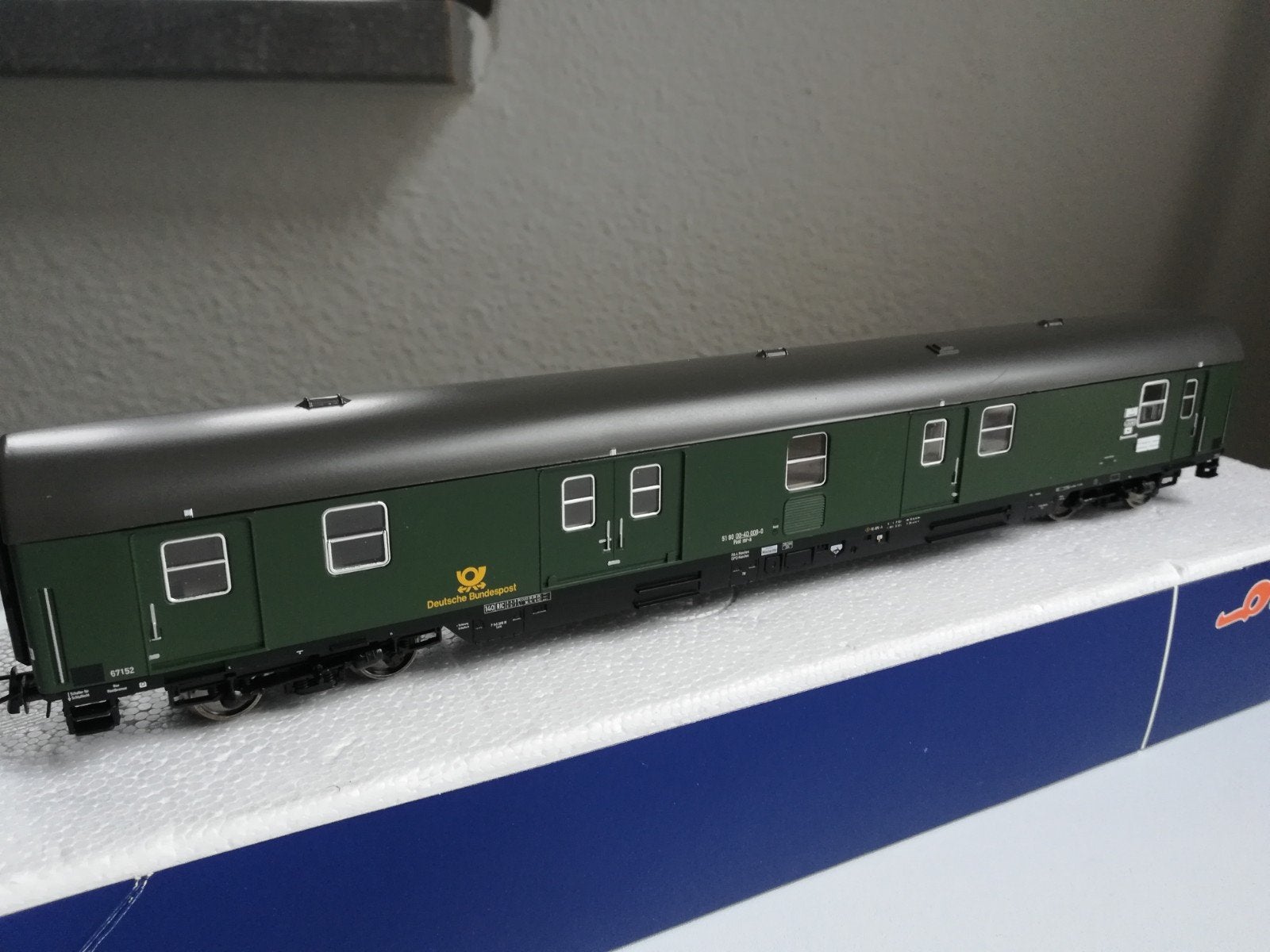 Roco H0. 1:100. DB postrijtuig met binnenverlichting., Gebruikt, Gelijkstroom, Verzenden, Wagon