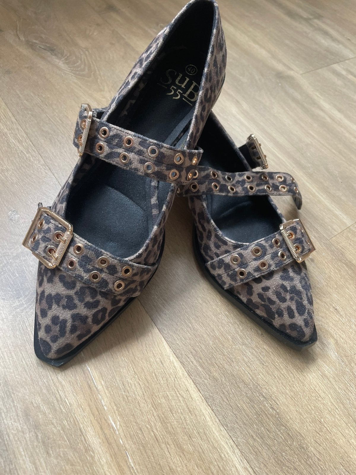 Nieuwe moderne schoenen maat 40, Bruin, Nieuw, Ophalen of Verzenden, Sneakers of Gympen