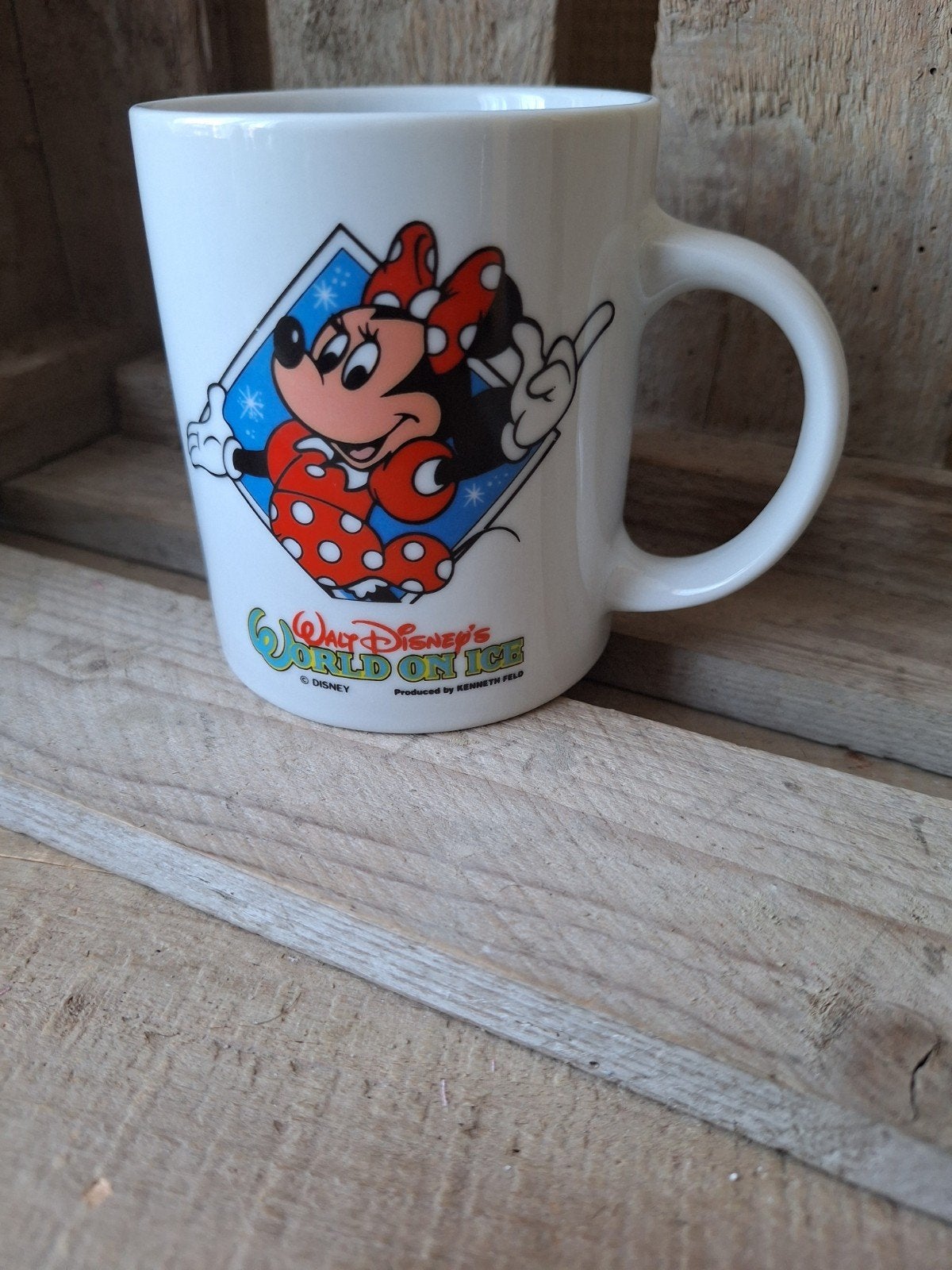 Vintage Minnie Mouse mok - Walt Disney's World On Ice, Ophalen of Verzenden, Zo goed als nieuw, Steen, Mok