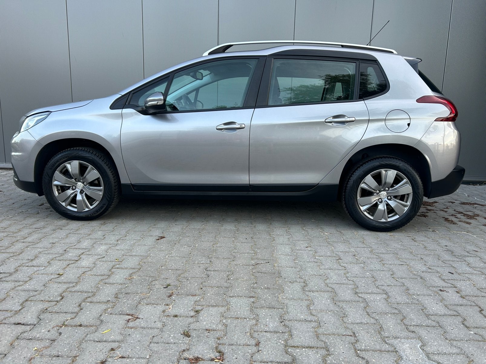 Foto 3 van Peugeot 2008 1.2 turbo 2018 Grijs pdc