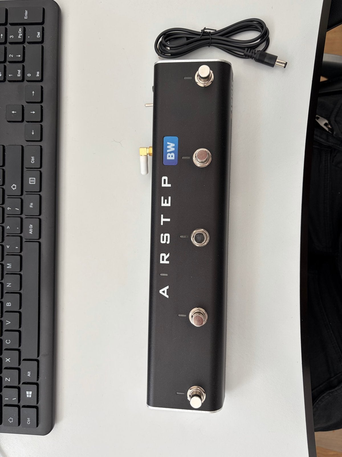 XSONIC AIRSTEP Waza Air Footswitch - Draadloze MIDI Controll, Muziek en Instrumenten, Effecten, Ophalen of Verzenden, Zo goed als nieuw