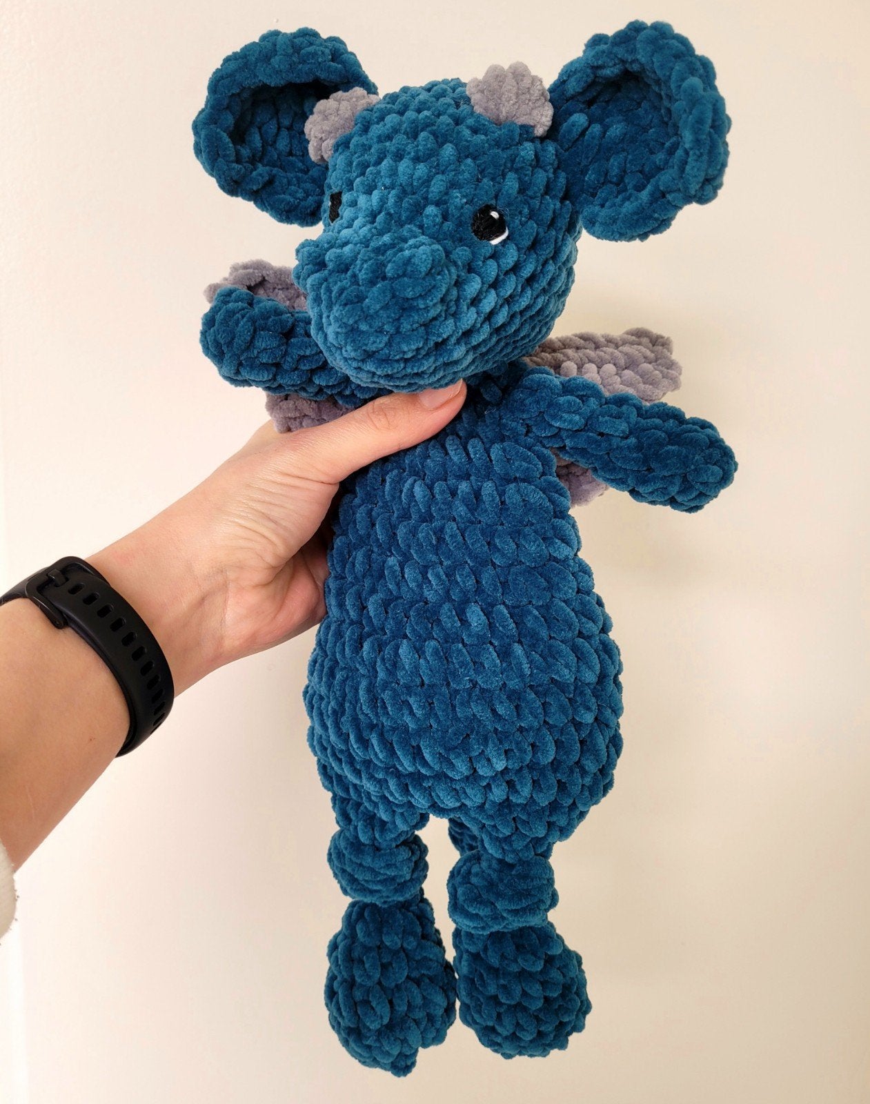 Gehaakte draak knuffel - knotted lovey, Kinderen en Baby's, Speelgoed | Knuffels en Pluche, Dinosaurus, Handgemaakt, Nieuw, Ophalen of Verzenden