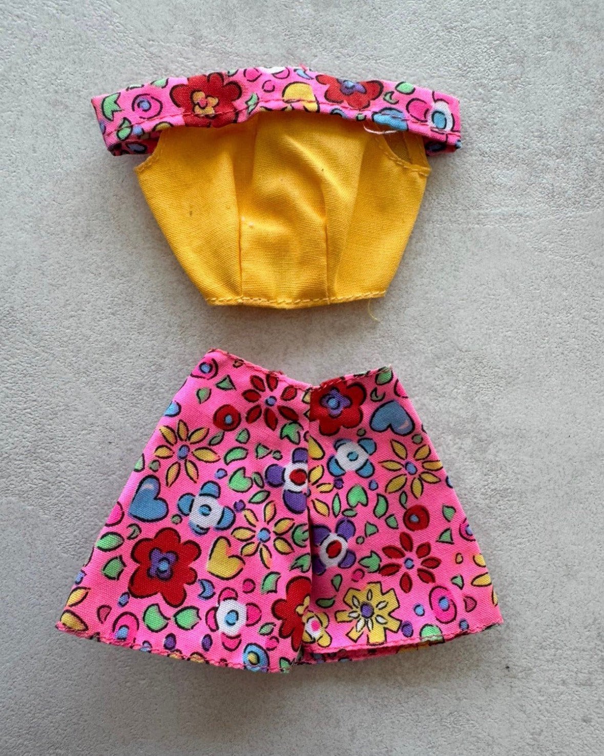 Barbie kleding setje jaren 90, Ophalen of Verzenden, Gebruikt, Kleertjes