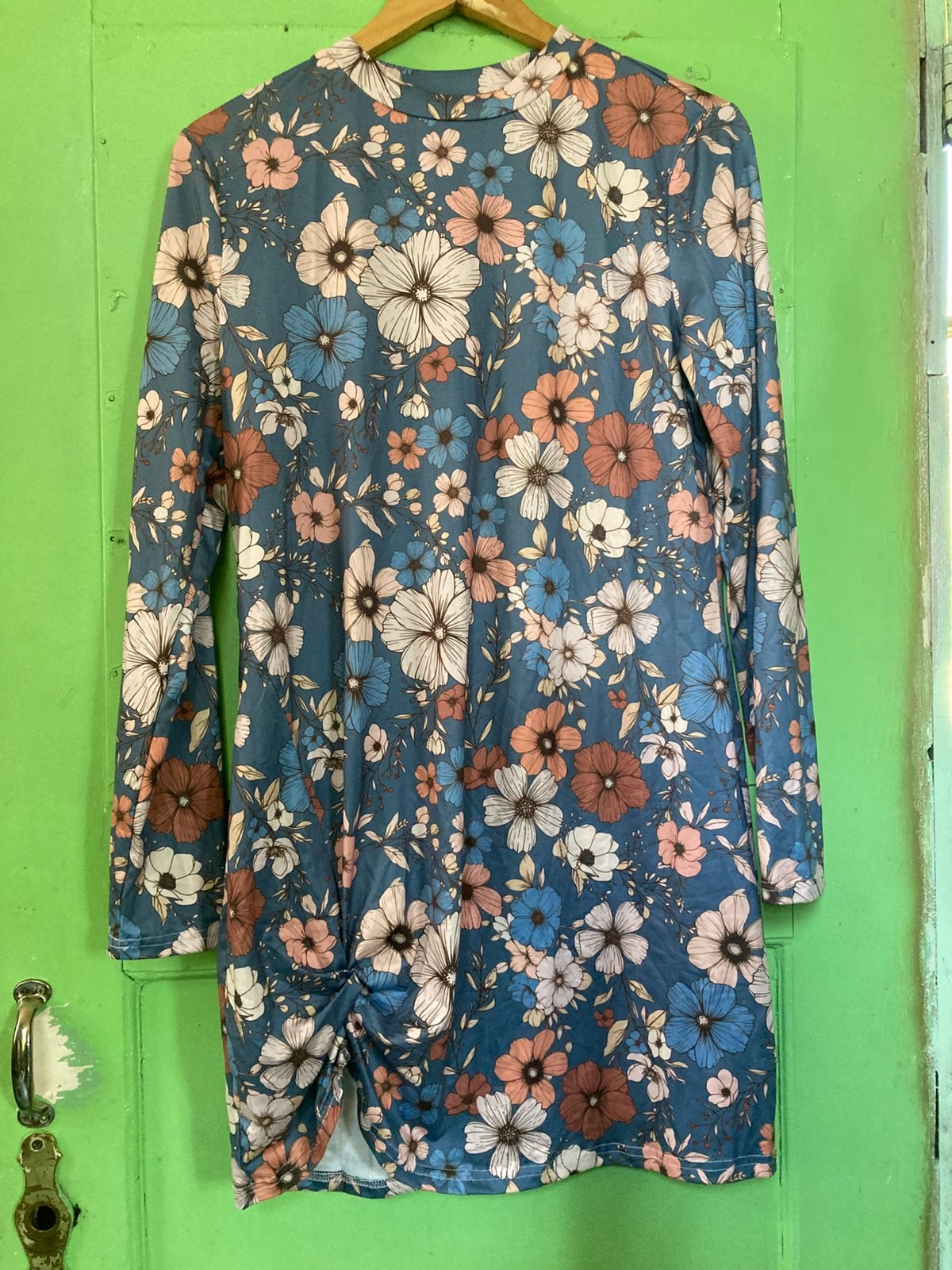 Jurk, allebei maat 42. Nooit gedragen, helemaal nieuw, Kleding | Dames, Jurken, Ophalen, Zo goed als nieuw, Maat 42/44 (L), Boven de knie