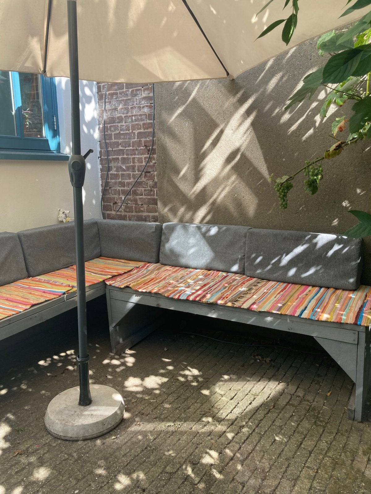 Loungebank steigerhout incl. kussens en kleedjes, Ophalen, 4 zitplaatsen, Gebruikt, Steigerhout