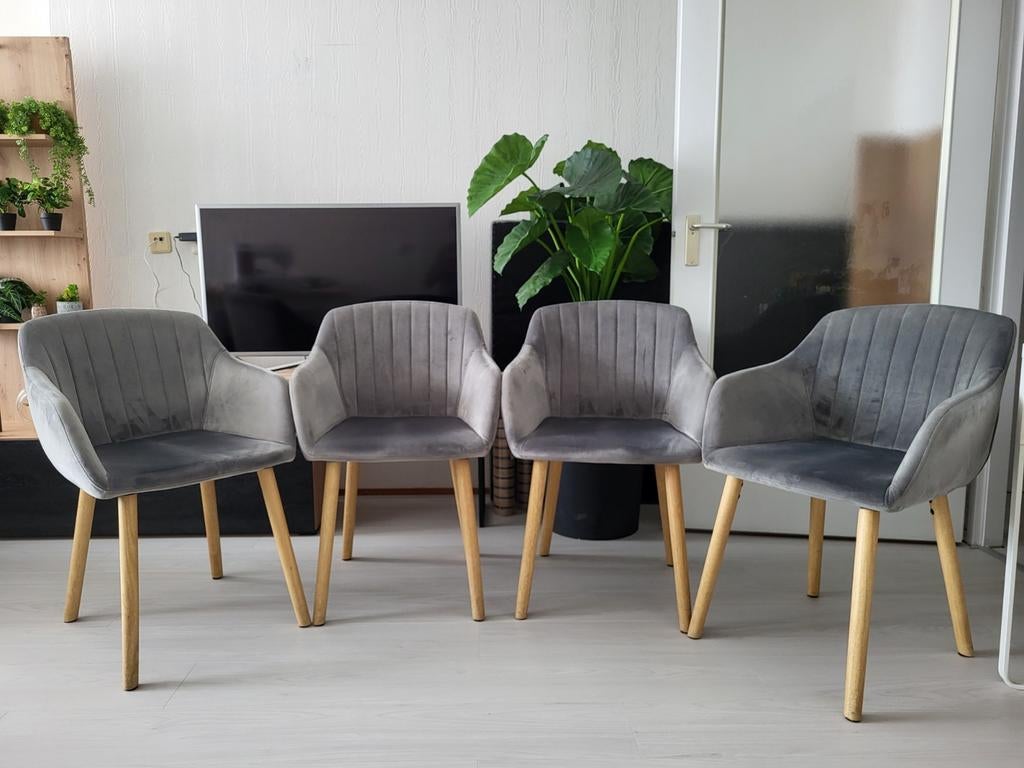 Eetkamerstoel, Huis en Inrichting, Stoelen, Ophalen of Verzenden, Zo goed als nieuw, Grijs