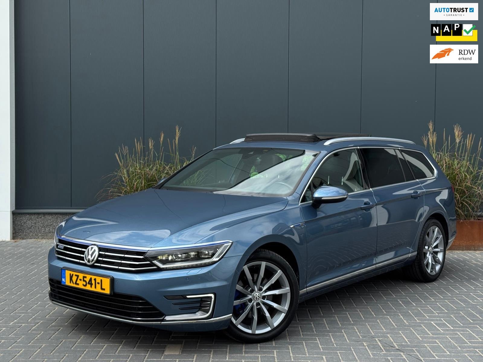 Volkswagen Passat Variant 1.4 TSI GTE ORG NL|PANO|LEDER|CLIM, Auto's, Gebruikt, Met garantie (alle), Blauw, Hybride Elektrisch/Benzine