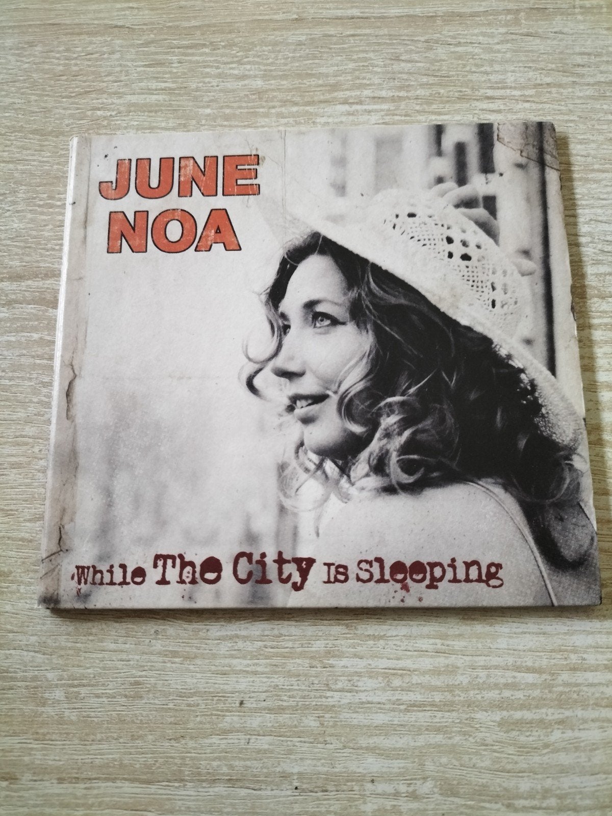 June Noa - while the city is sleeping, Ophalen of Verzenden, Pop