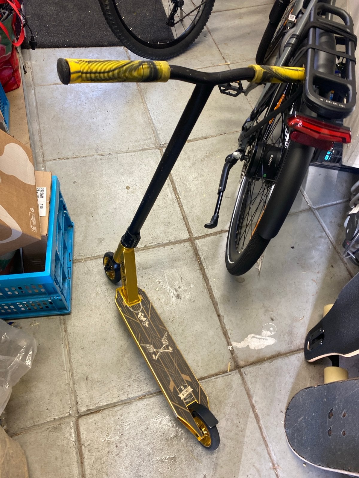 Story Original Stuntstep - Zwart/Goud, Fietsen en Brommers, Steps, Ophalen, Gebruikt, Gewone step