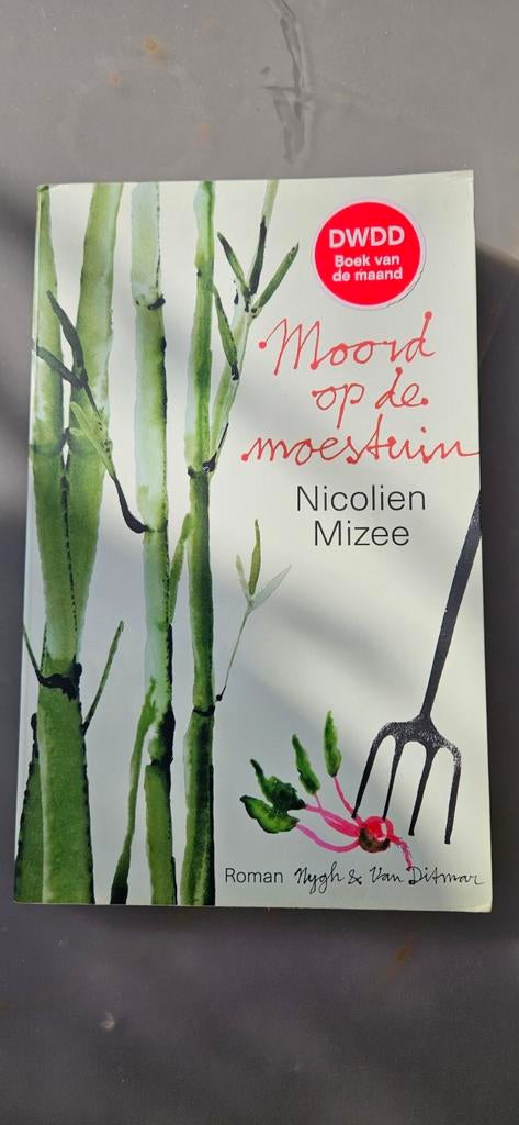 nicolien mizee moord op de moestuin, Boeken, Ophalen of Verzenden, Gelezen