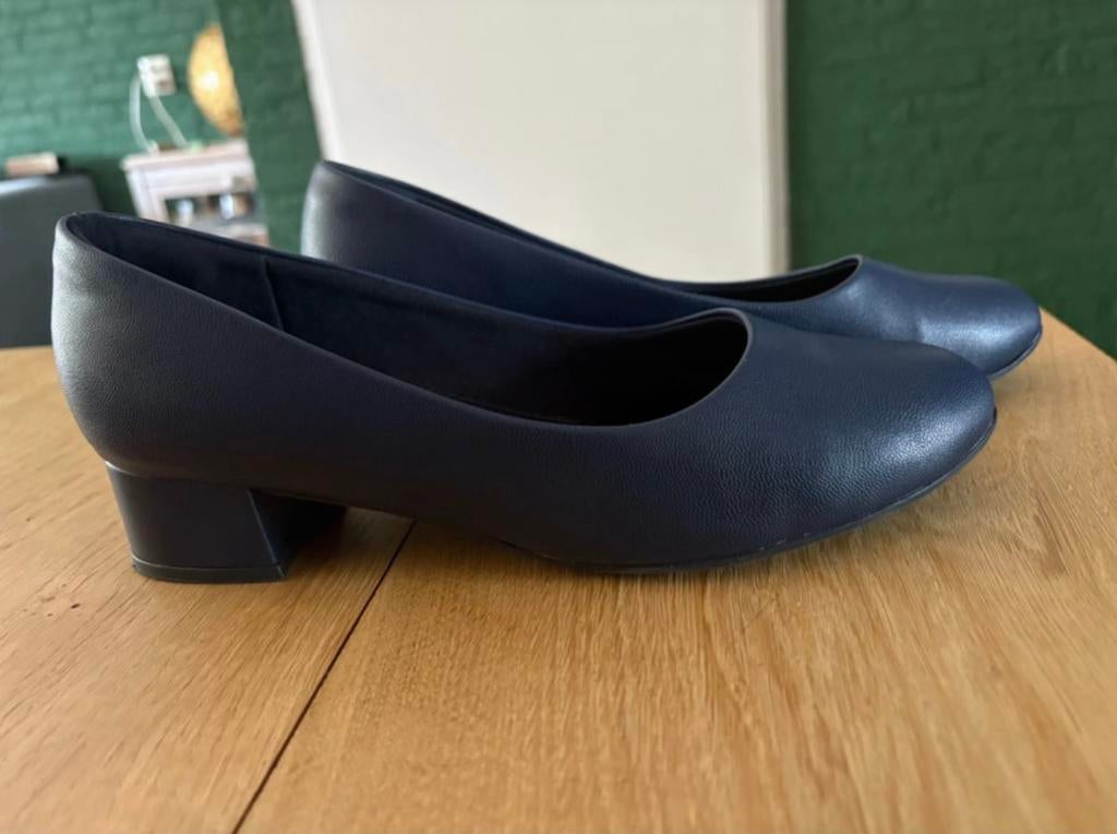 Piccadilly pump Comfy, blauw maat 39, Kleding | Dames, Schoenen, Pumps, Blauw, Ophalen of Verzenden, Zo goed als nieuw