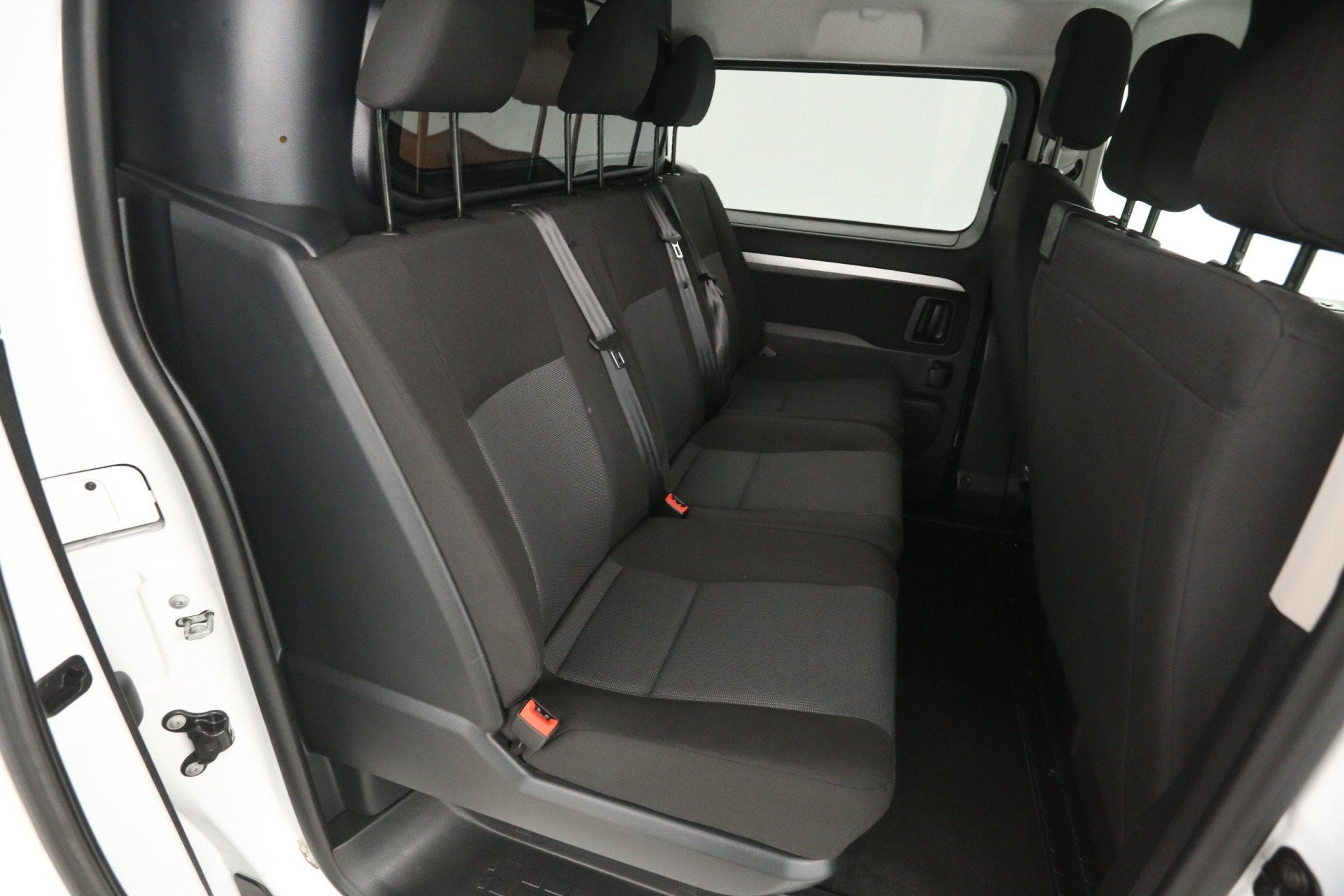 Citroën Jumpy 2.0 BlueHDI 145PK L3H1 | DC | 6 Zits | Airco, Auto's, Voorwielaandrijving, 145 pk, Stof, Gebruikt