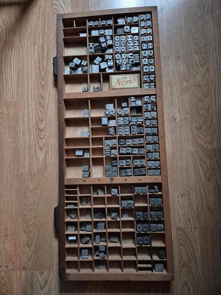 Originele letterbak met letters en inkt, Antiek en Kunst, Ophalen of Verzenden