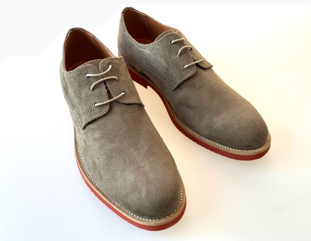 Nieuw in doos - Schoenen - Aponi Beige - MT 41/42/43/44, Ophalen of Verzenden, Nieuw, Overige kleuren