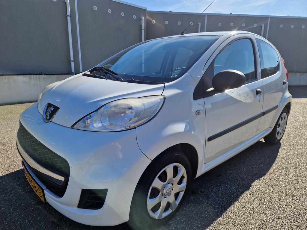 Peugeot 107 1.0-12V XR (bj 2010), Voorwielaandrijving, Gebruikt, 4 stoelen, Origineel Nederlands
