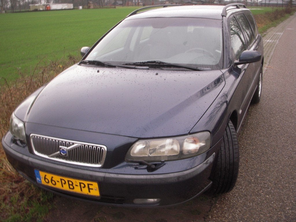 Volvo V70 2.4 Nog 15xv70 : 2600 t/m 13600 e, Voorwielaandrijving, Euro 4, 84 €/maand, 5 cilinders