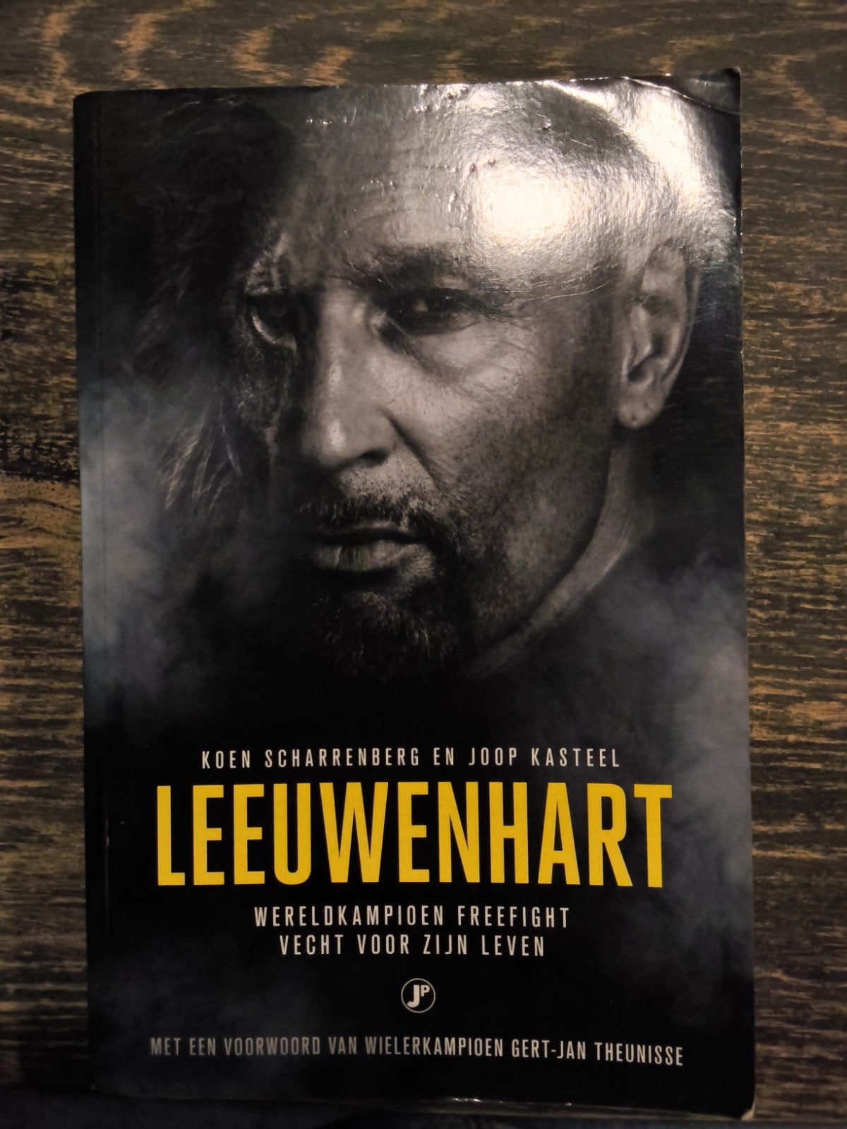 Leeuwenhart: Wereldkampioen Freefight Vecht Voor Zijn Leven, Ophalen of Verzenden, Zo goed als nieuw, Koen Scharrenberg en Joop Kasteel