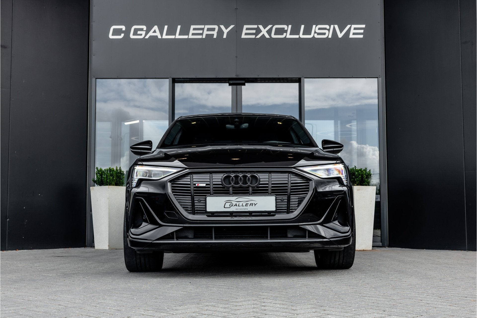Audi e-tron Sportback 55 quattro S edition 95 kWh - S Line |, Auto's, Audi, Automaat, Zwart, Zwart, Origineel Nederlands