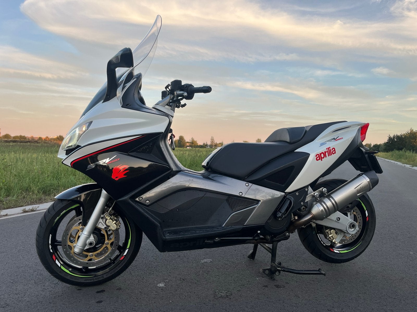 Aprilia SRV 850 motorscooter 2012 28300km Leovince, Sportuitlaat, Occasion, Motorrijbewijs A, Particulier