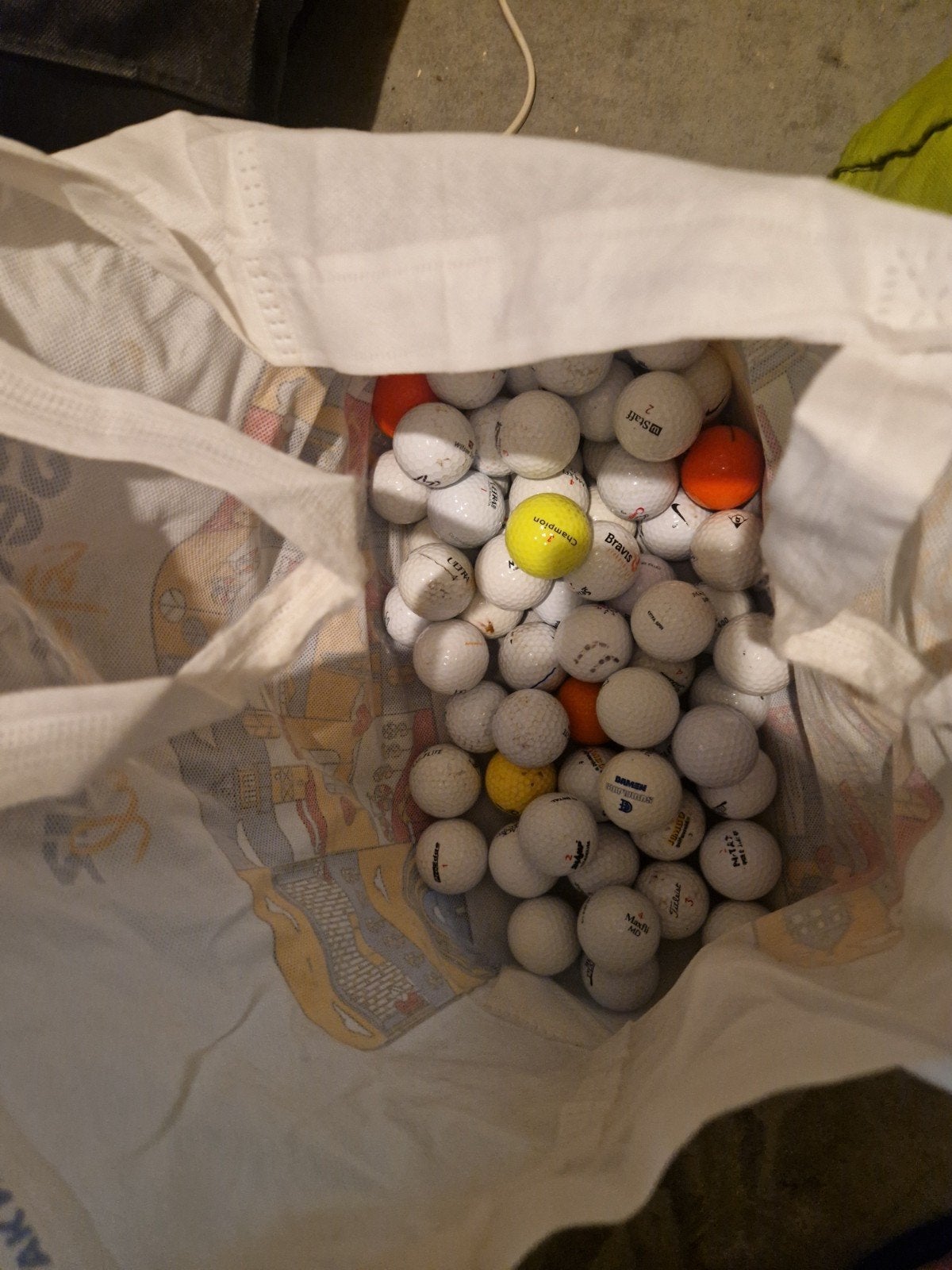 200 golfballen, Sport en Fitness, Ophalen, Gebruikt, Bal(len)