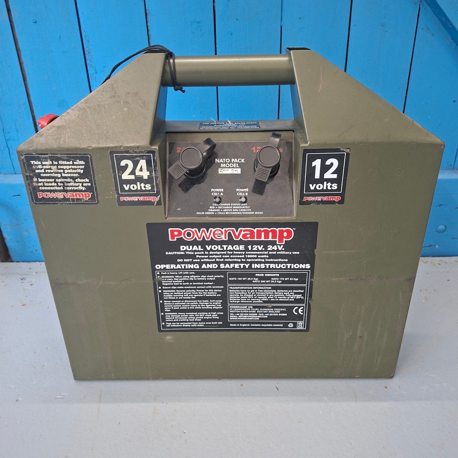Powervamp NATO 200 Dubbele Voltage Starthulp 12V/24V, Ophalen, Gebruikt