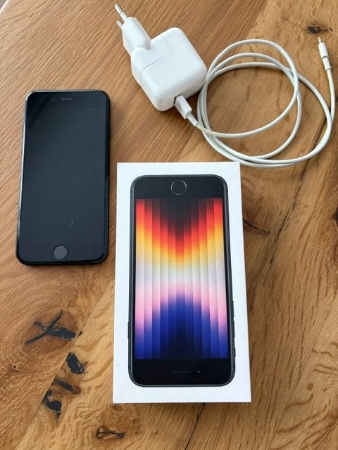 Iphone SE (2022) - 64GB, Telecommunicatie, Mobiele telefoons | Apple iPhone, Ophalen, Zwart, Zo goed als nieuw, 87 %