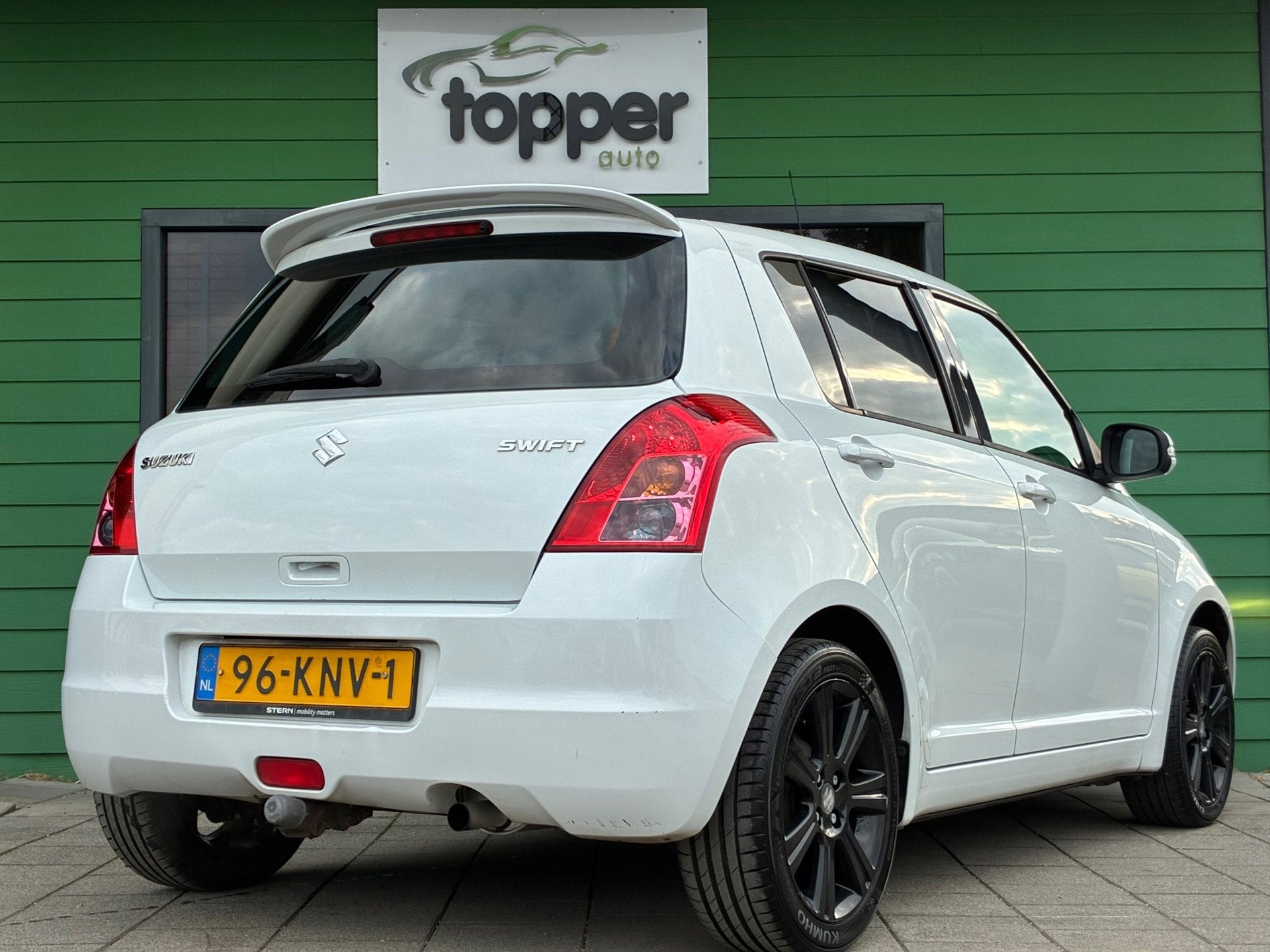 Suzuki Swift 1.3 Limited|2e Eigenaar|Airco|Trekhaak|Stoel Ve, Auto's, Voorwielaandrijving, 400 kg, Alcantara, Origineel Nederlands