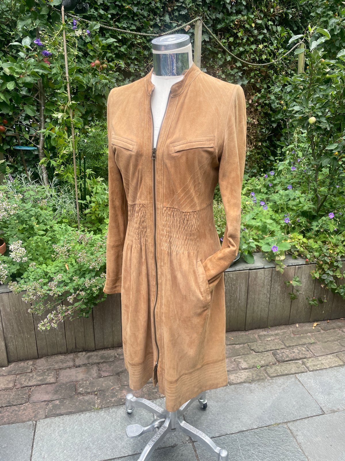 Caroline Biss Zacht Suede Jurk/Jas - Maat 38, Kleding | Dames, Jurken, Maat 38/40 (M), Bruin, Ophalen of Verzenden, Zo goed als nieuw