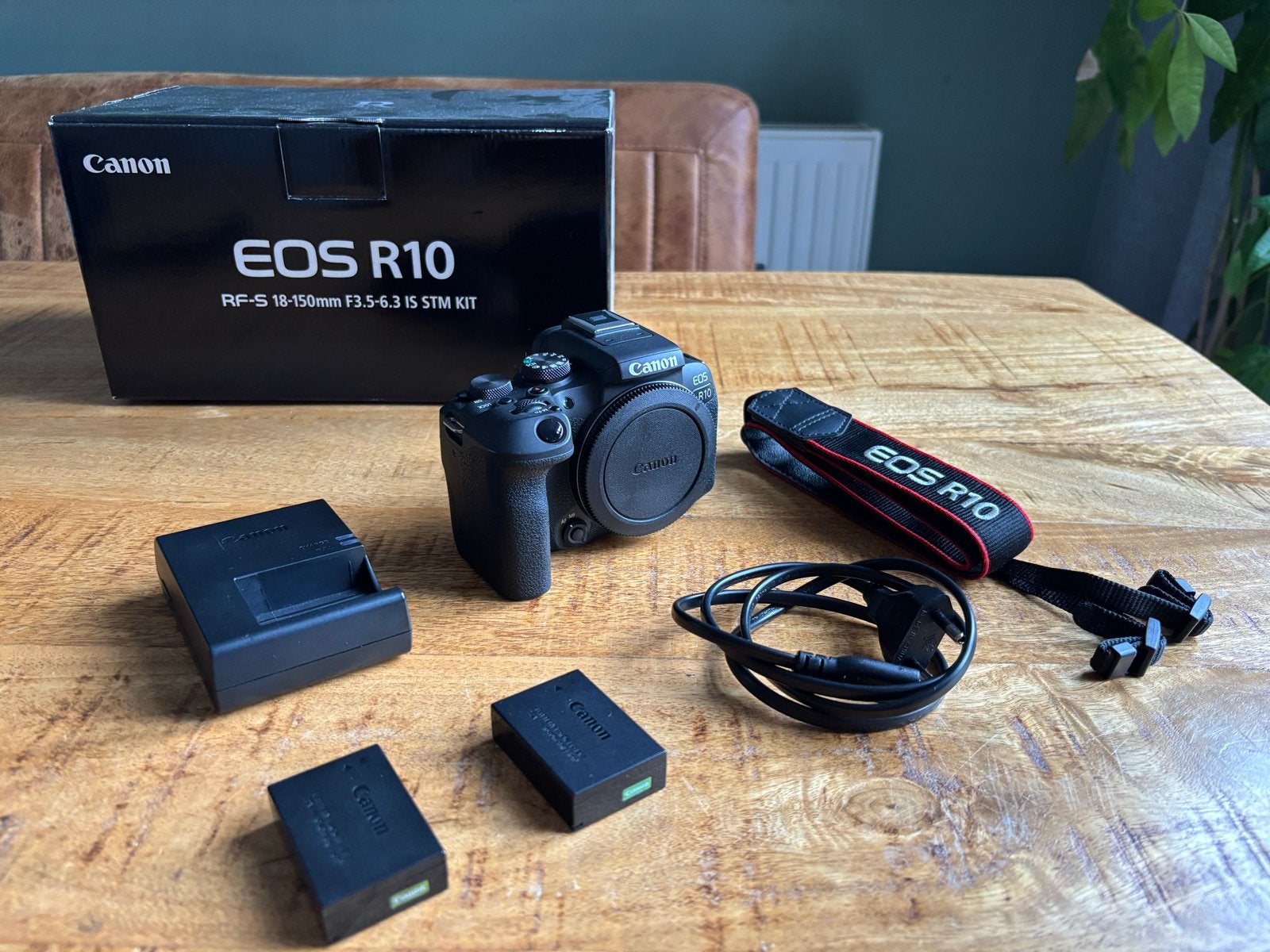 Canon EOS R10 met twee accu’s, Audio, Tv en Foto, Ophalen, Canon, Zo goed als nieuw, Accu