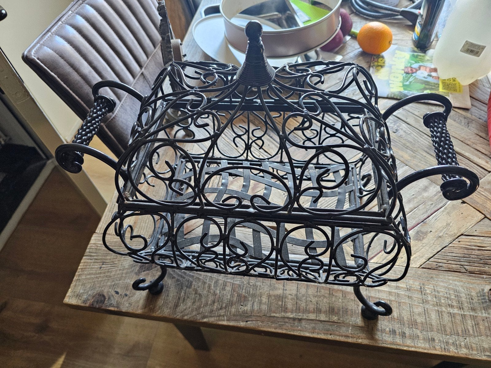 Decoratieve metalen mand met deksel - Vintage stijl, Vintage, Zwart, Ophalen of Verzenden, Zo goed als nieuw