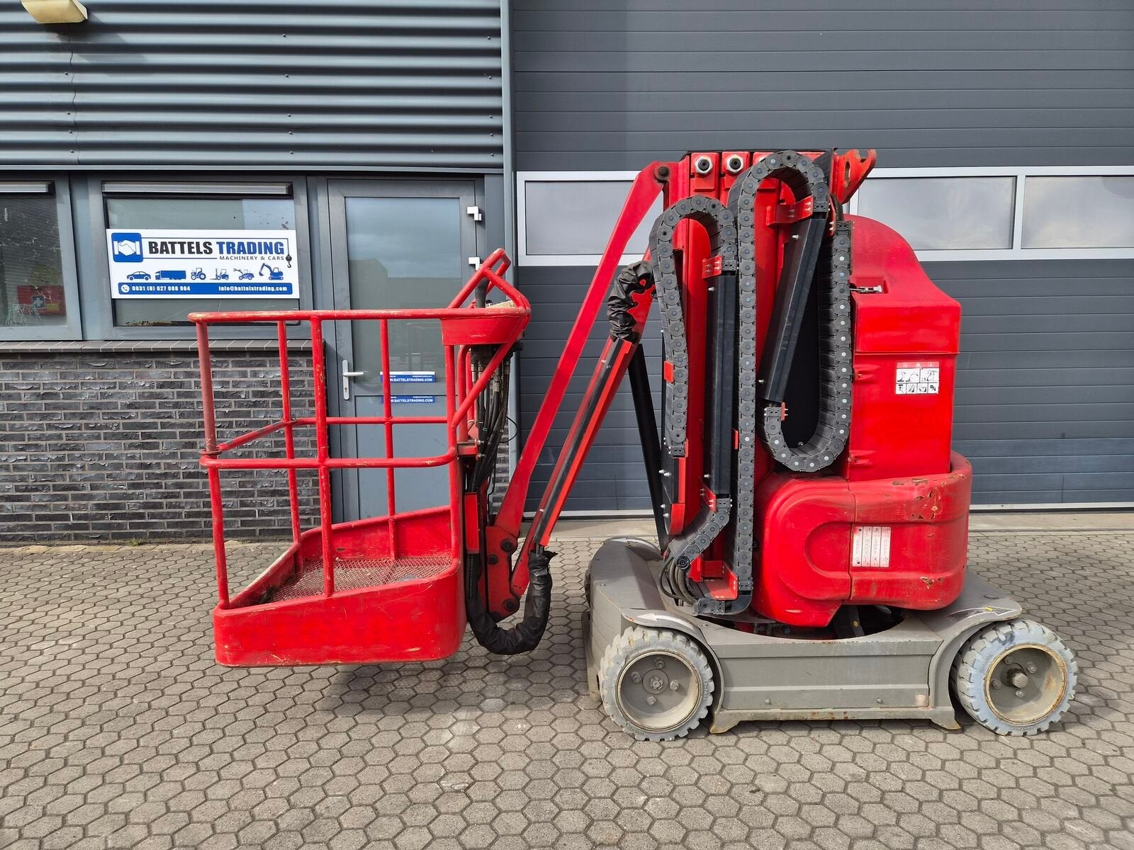 ATN Piaf 1000R mast climbing platform