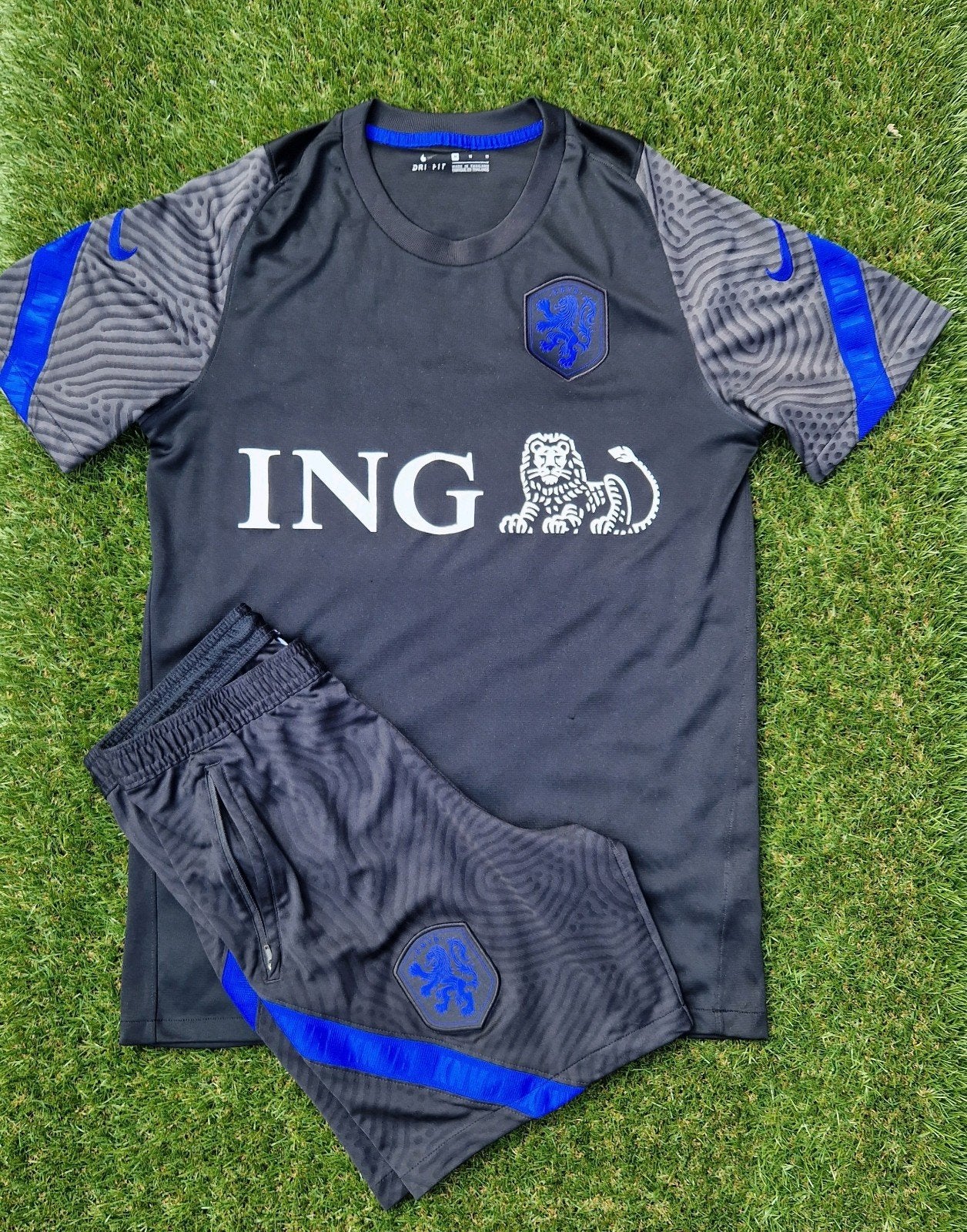 Nederlands elftal tenue 2020 Oranje KNVB shirt + broekje M, Nike, Ophalen of Verzenden, Zo goed als nieuw, Voetbal