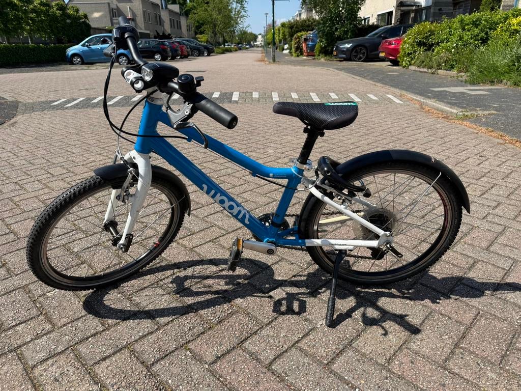 Mooie Woom 4 blauw 20 inch fiets, Fietsen en Brommers, Fietsen | Kinderfietsjes, Ophalen of Verzenden, Zo goed als nieuw, 20 inch of meer