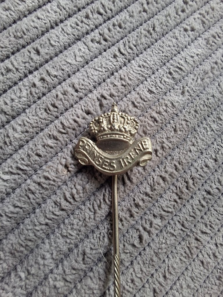 Speld Princes Irene Brigade, Verzamelen, Militaria | Tweede Wereldoorlog, Overige soorten, Embleem of Badge, Nederland, Verzenden