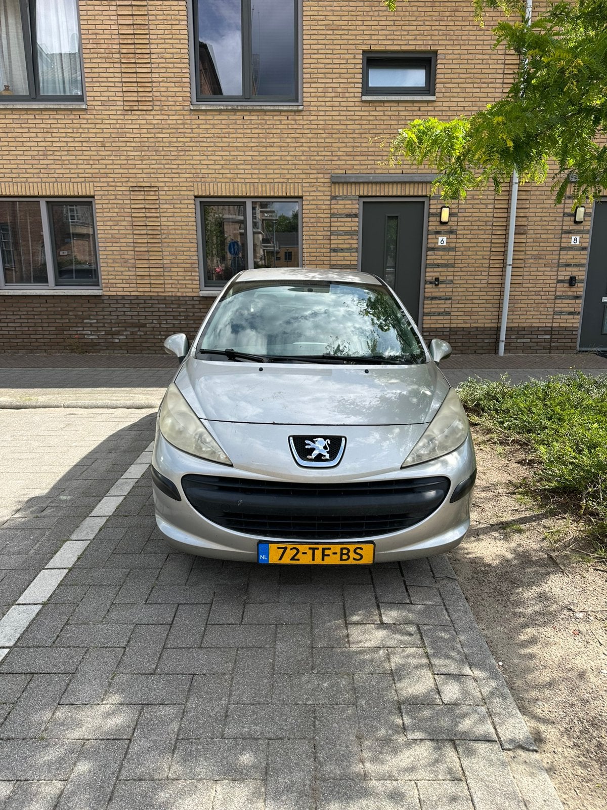 Peugeot 207 1.4 16V 3DRS 2006 Grijs, Auto's, Voorwielaandrijving, Zwart, 49 €/maand, Origineel Nederlands