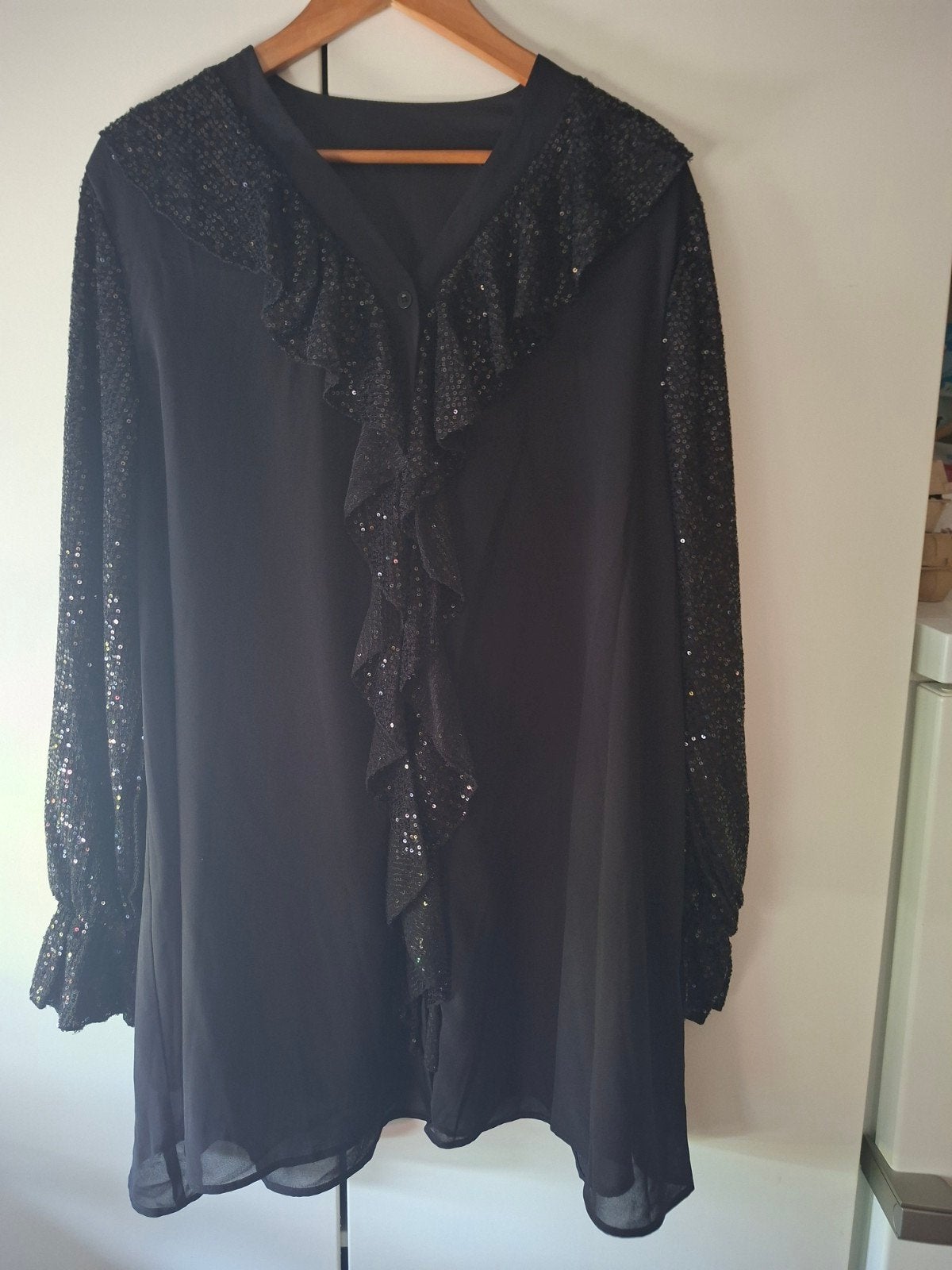 Mooie zwarte tuniek met glitter, mt 46/48, Ophalen of Verzenden, Zo goed als nieuw, Zwart, Blouse of Tuniek