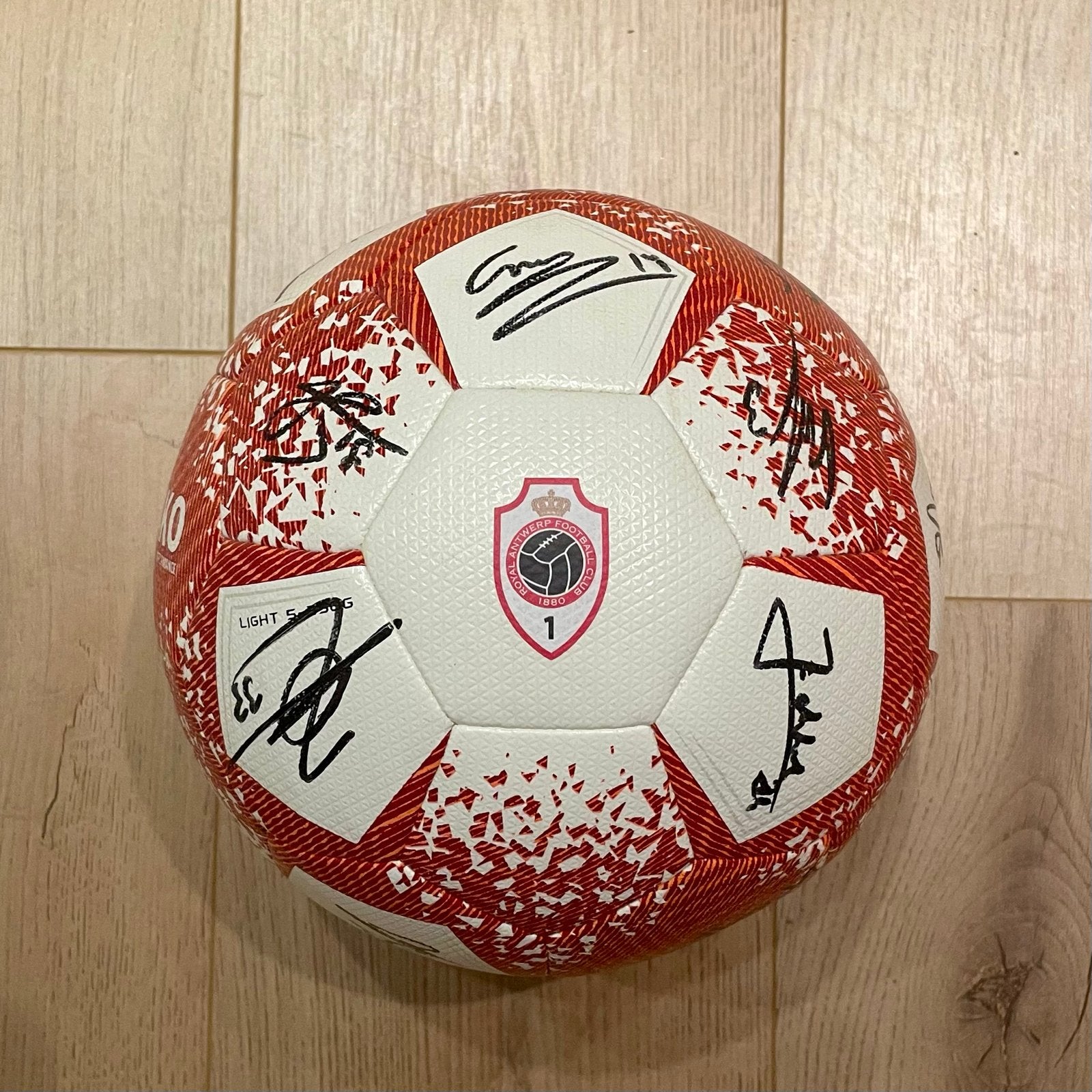 Gesigneerde Jako voetbal - Uniek verzamelobject, Sport en Fitness, Voetbal, Maat XL, Ophalen of Verzenden, Zo goed als nieuw, Bal