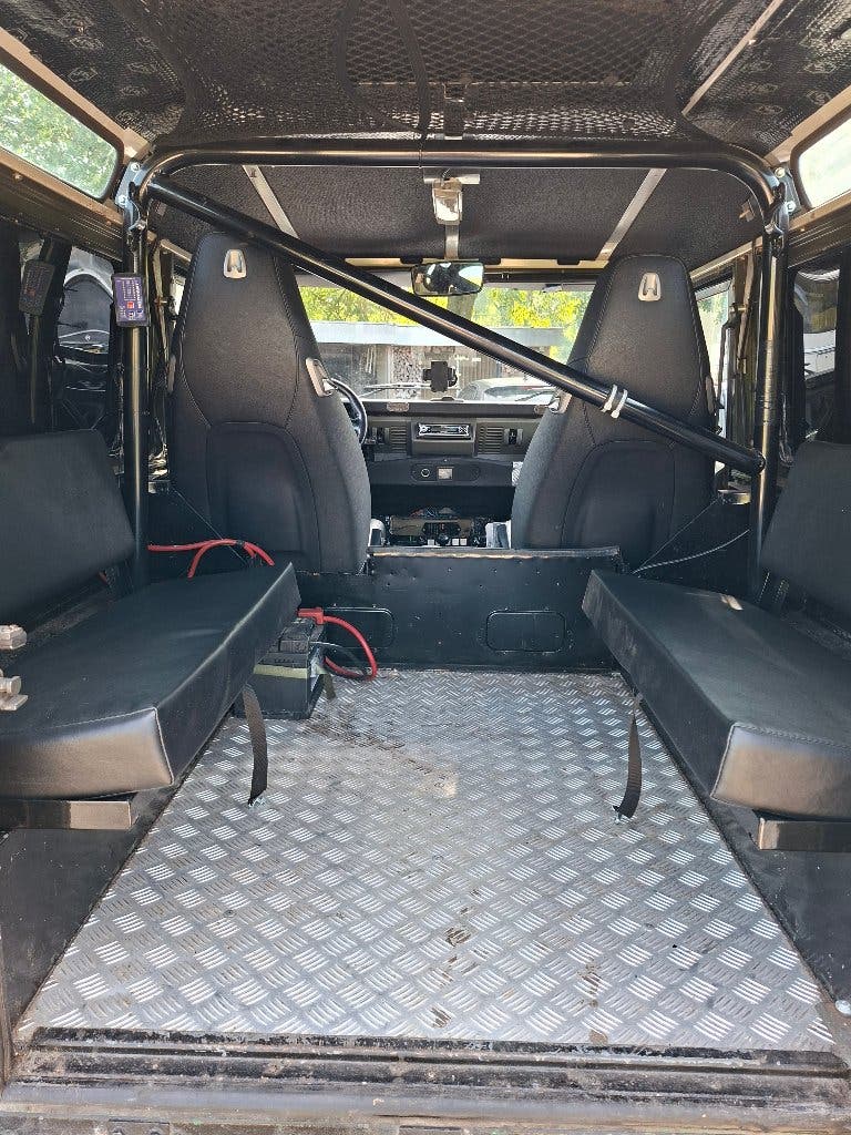Land Rover Defender 1990, Zwart, 3.9 liter V8 Automaat, 6p, foto 10