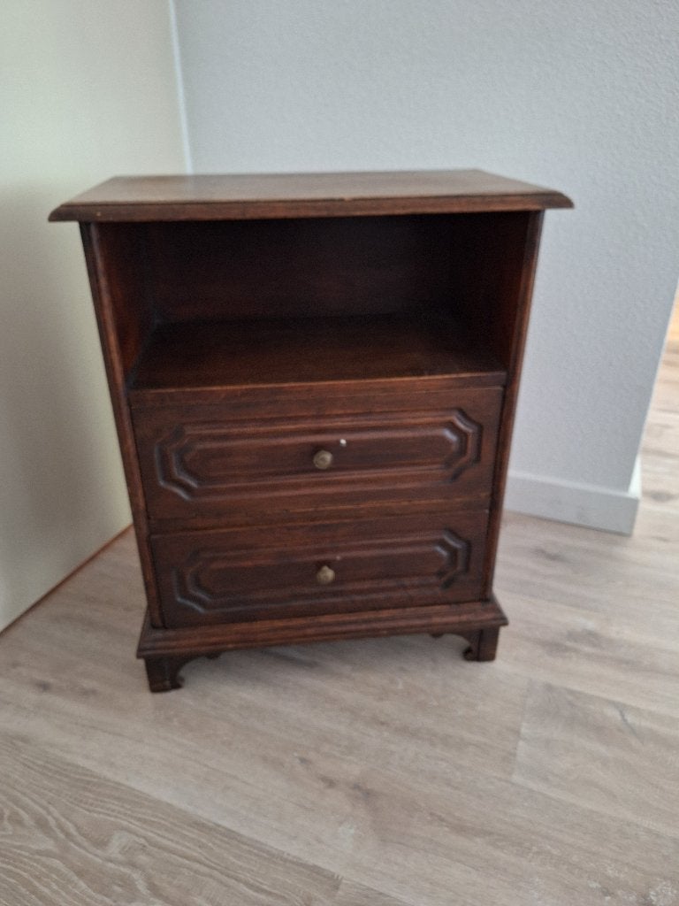 Leuk hal kastje, Met plank(en), Gebruikt, 25 tot 50 cm, 50 tot 100 cm