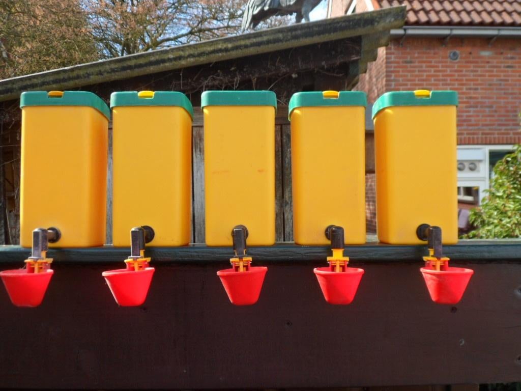 18 drinkflessen voor kippen 1L+ vlotter en drinkcup, Ophalen of Verzenden, Gebruikt, Eten en Drinken
