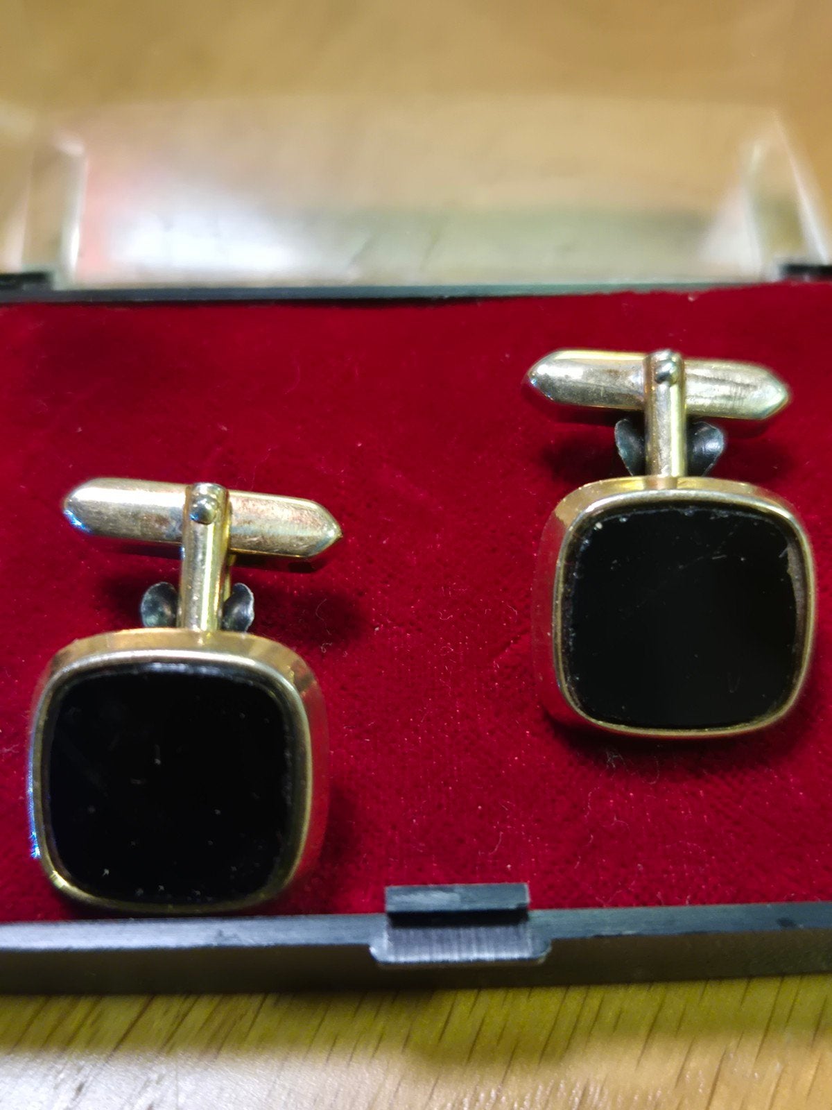 Vintage Manchetknopen Goudkleurig met Zwarte Steen, Sieraden, Tassen en Uiterlijk, Manchetknopen, Ophalen of Verzenden, Gebruikt