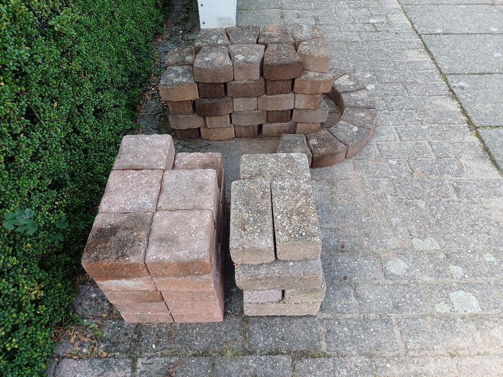 Restantjes bestrating gratis betonstenen, Ophalen, Gebruikt, Klinkers, Minder dan 5 m²