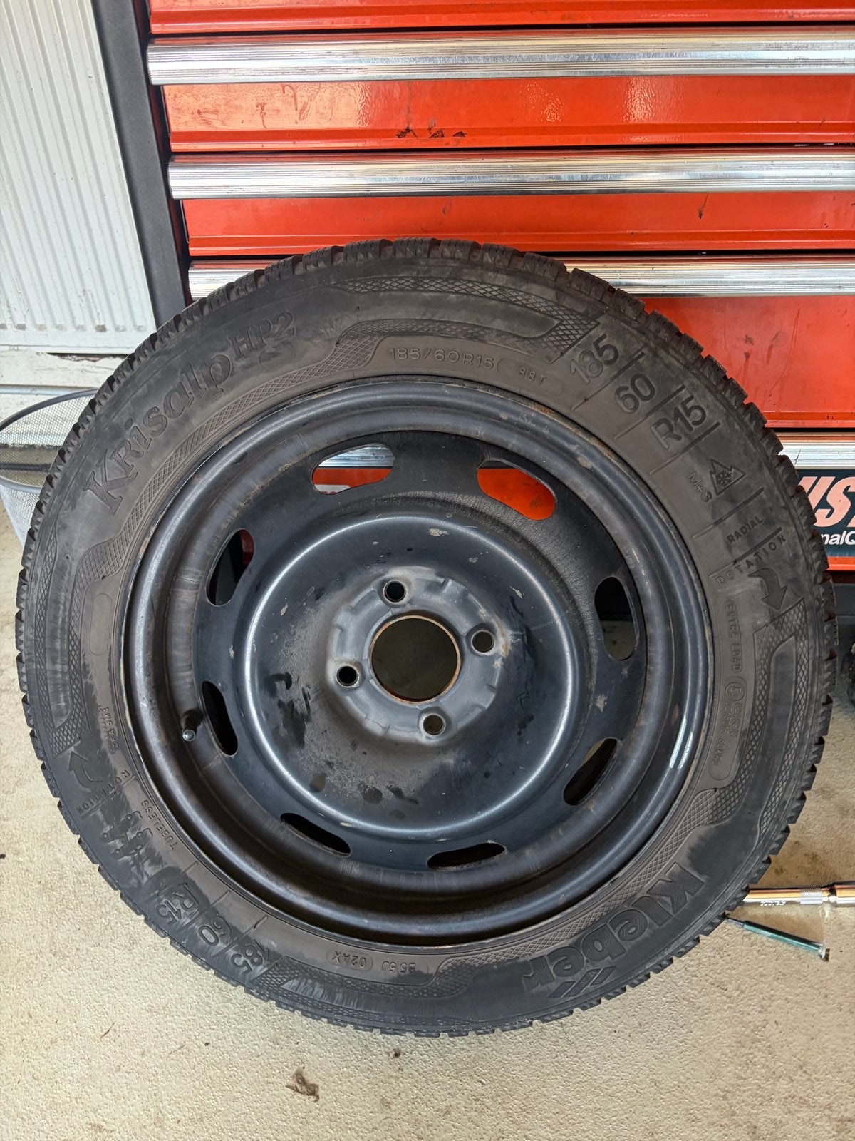 Complete winterset: stalen velgen met Kleber winterbanden, Auto-onderdelen, Banden en Velgen, Ophalen, Gebruikt, 15 inch, Banden en Velgen