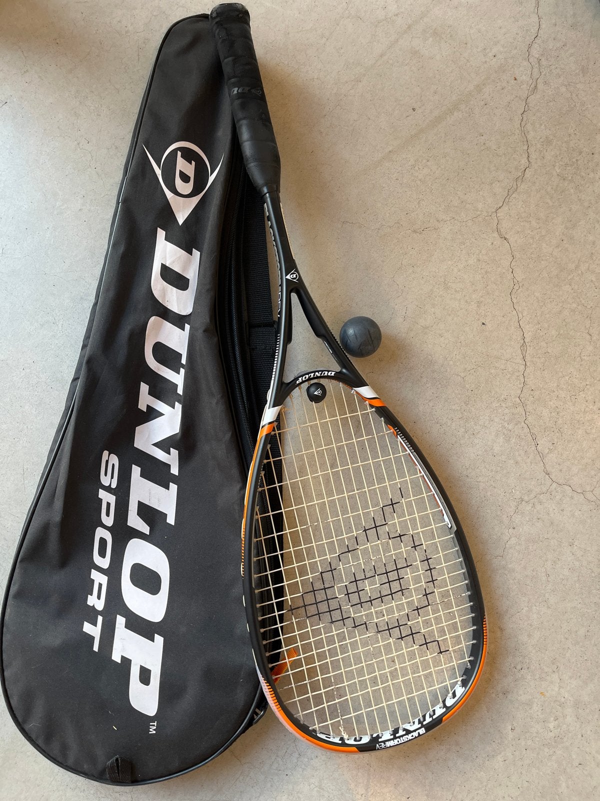 Dunlop Blackstorm Rev Squashracket met hoes en bal, Ophalen, Zo goed als nieuw