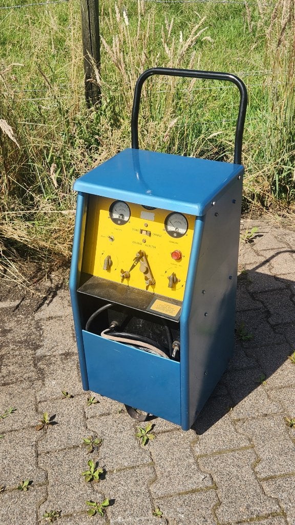 Vintage acculader snelstarter snellader, Ophalen