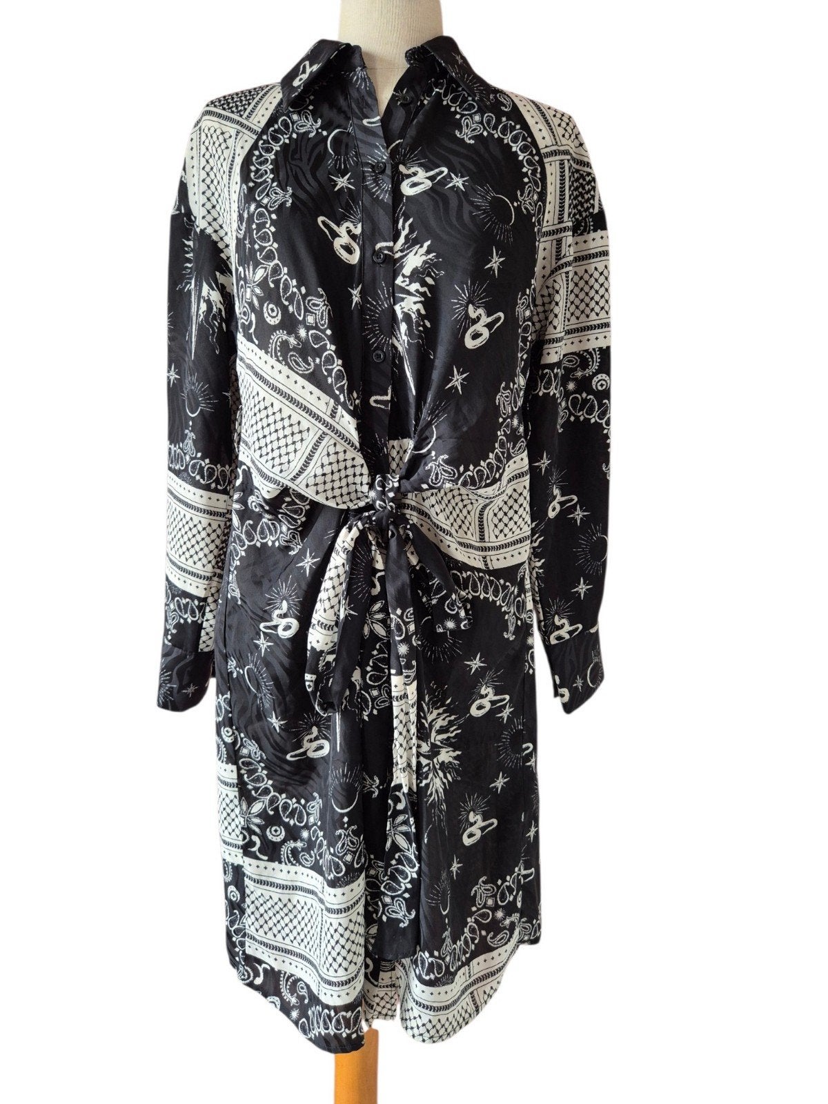 Lange jurk Shoeby maat S met knoopdetail, Kleding | Dames, Jurken, Zwart, Ophalen of Verzenden, Zo goed als nieuw, Shoeby