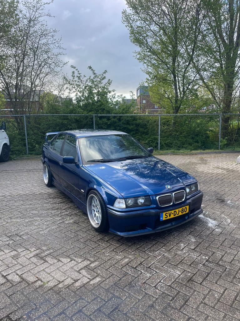 BMW 3-Serie 2.0 l 320i 1998 Avus blauw, Auto's, Achterwielaandrijving, 1250 kg, Origineel Nederlands, Particulier