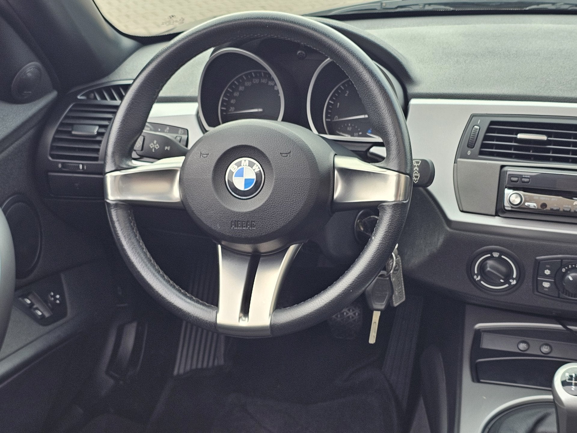 BMW Z4 Roadster 2.0i Introduction Cabrio | Softtop | Airco |, 13 km/l, Zwart, 4 cilinders, Elektrische ramen