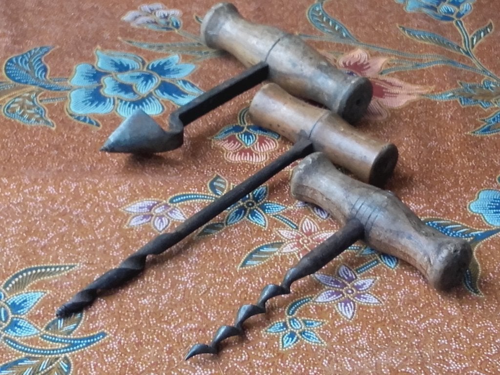 Drie stuks mooi antiek gereedschap uit Engeland uit 1900.
